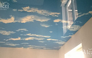 Глянцевый натяжной потолок "Небо"