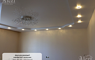 Белый двухуровневый натяжной потолок в гостинной от Алези