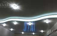 Двухуровневый натяжной потолок в комнату с холодной подсветкой