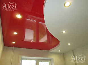 Двухуровневый натяжной потолок на кухню (бордово-белый)